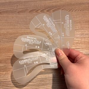 NEW Magical Eyebrow Style Stencil Set